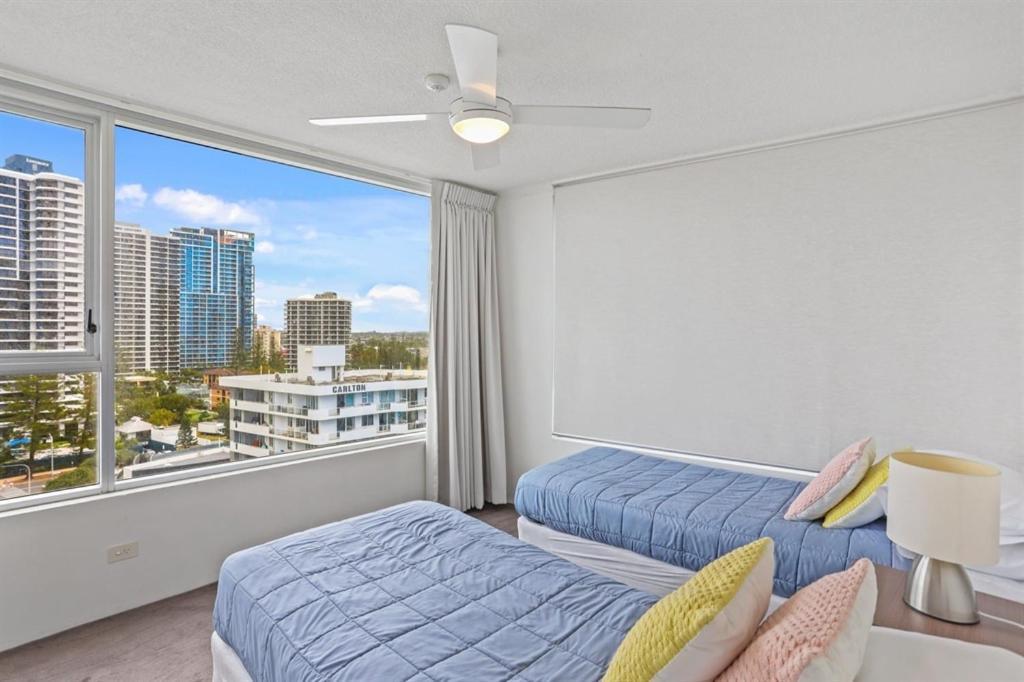 One The Esplanade Apartments On Surfers Paradise Гоулд Коуст Екстериор снимка