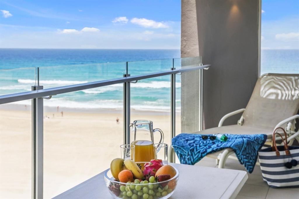One The Esplanade Apartments On Surfers Paradise Гоулд Коуст Екстериор снимка