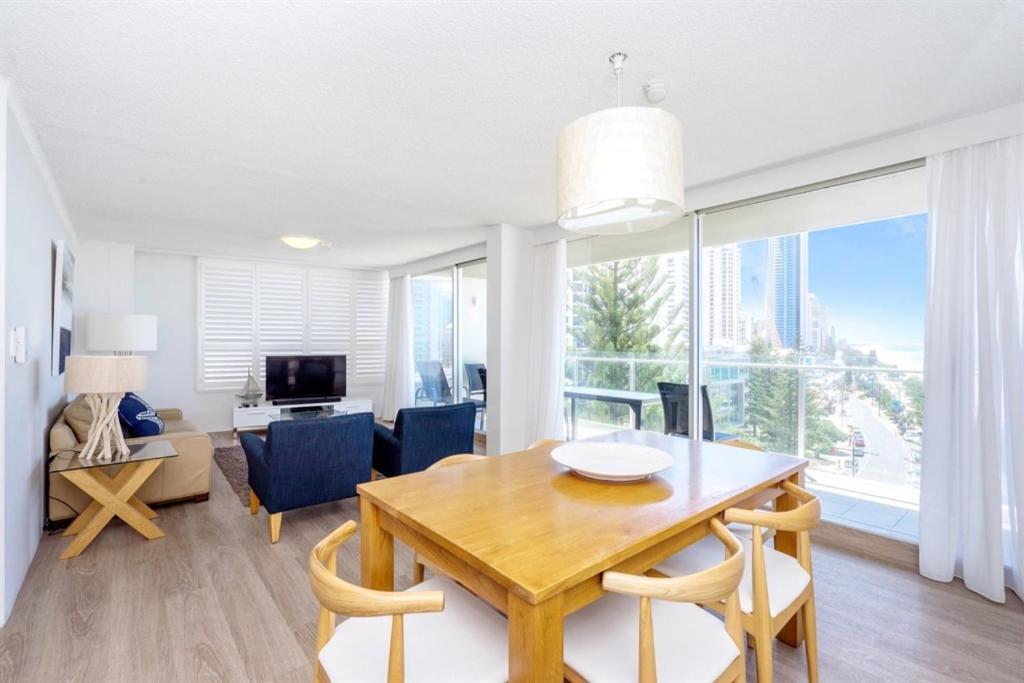One The Esplanade Apartments On Surfers Paradise Гоулд Коуст Екстериор снимка