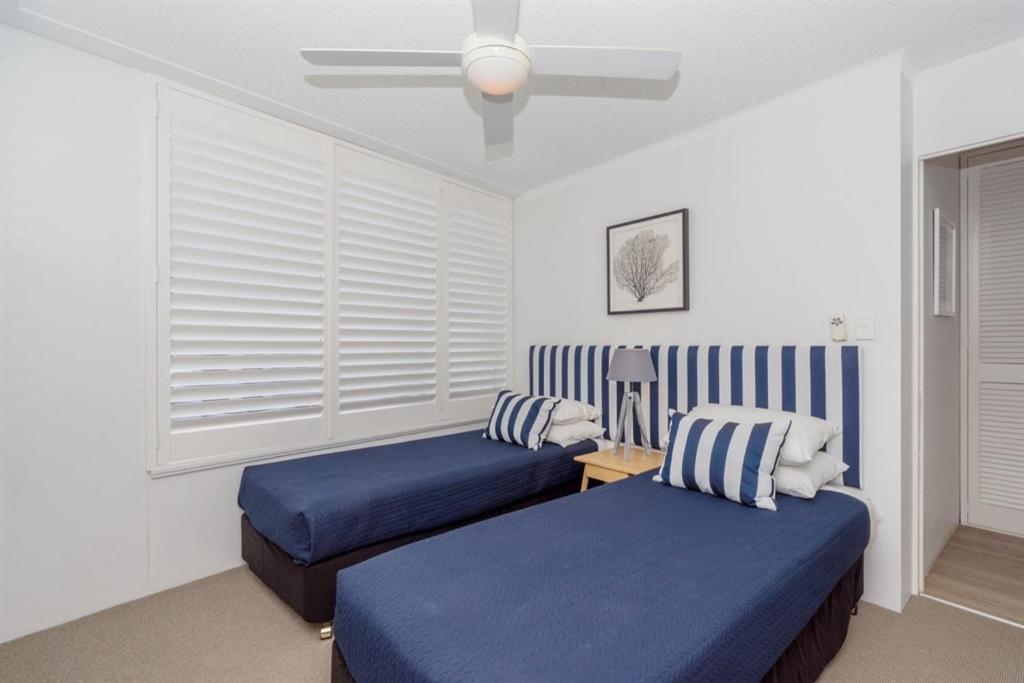 One The Esplanade Apartments On Surfers Paradise Гоулд Коуст Екстериор снимка
