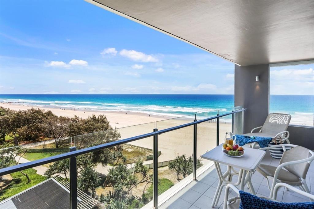 One The Esplanade Apartments On Surfers Paradise Гоулд Коуст Екстериор снимка