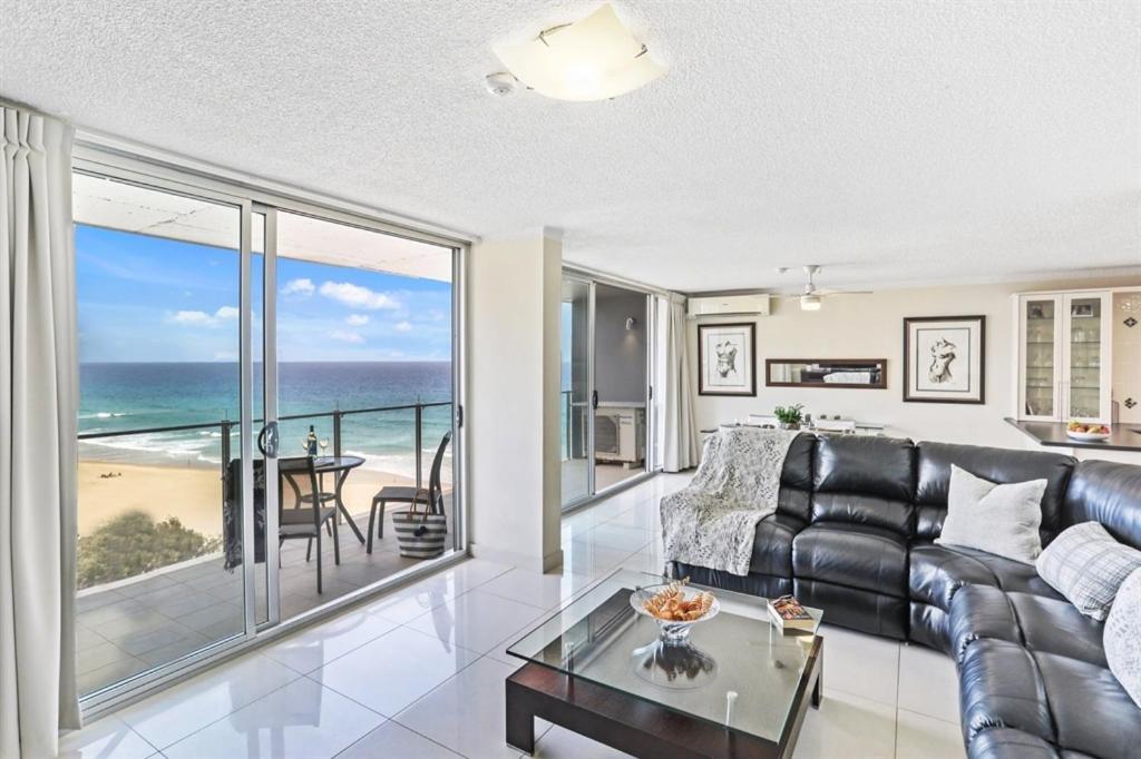One The Esplanade Apartments On Surfers Paradise Гоулд Коуст Екстериор снимка