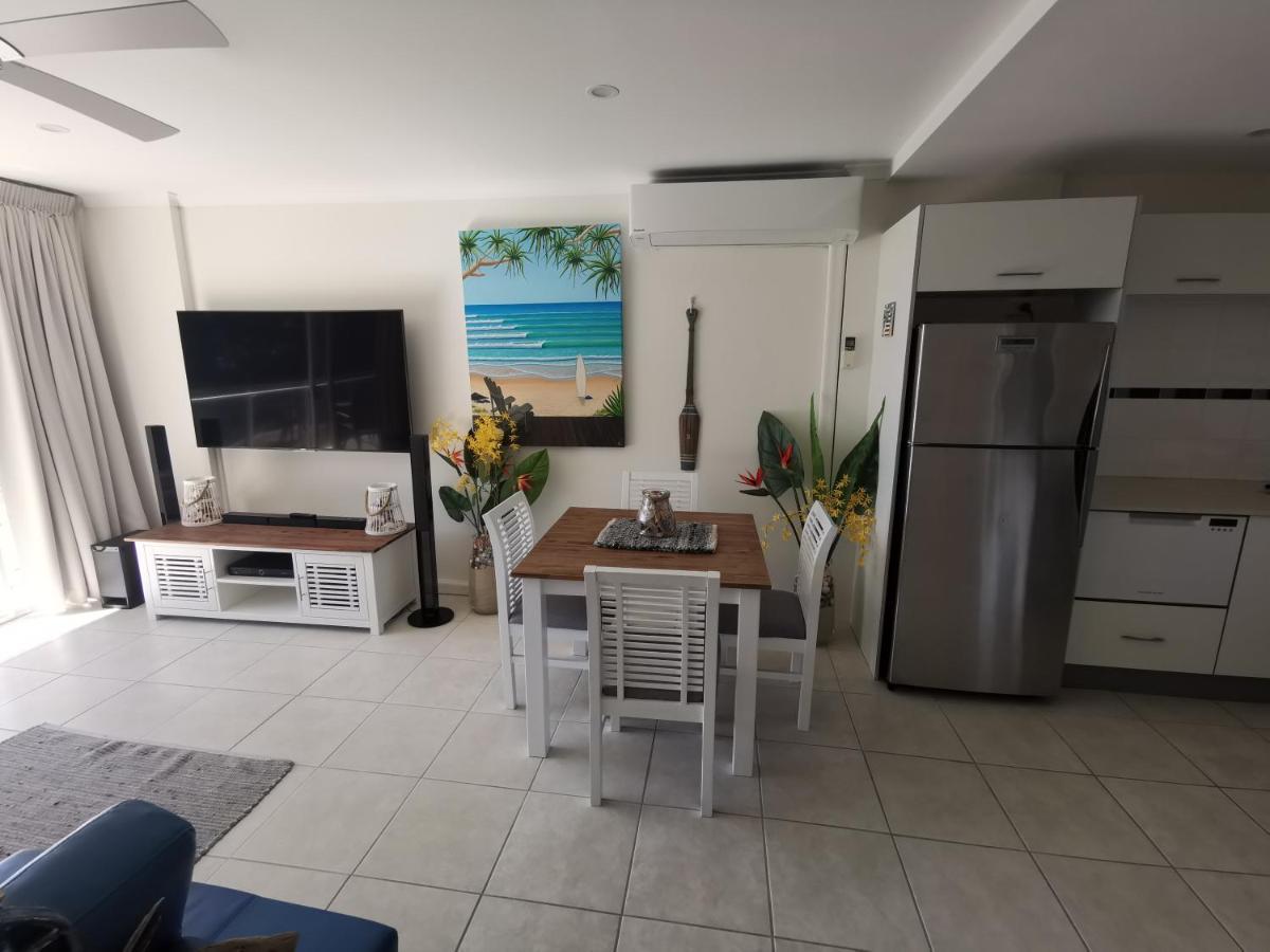 One The Esplanade Apartments On Surfers Paradise Гоулд Коуст Екстериор снимка