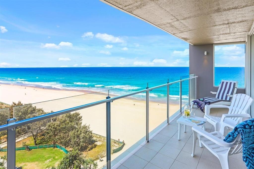 One The Esplanade Apartments On Surfers Paradise Гоулд Коуст Екстериор снимка