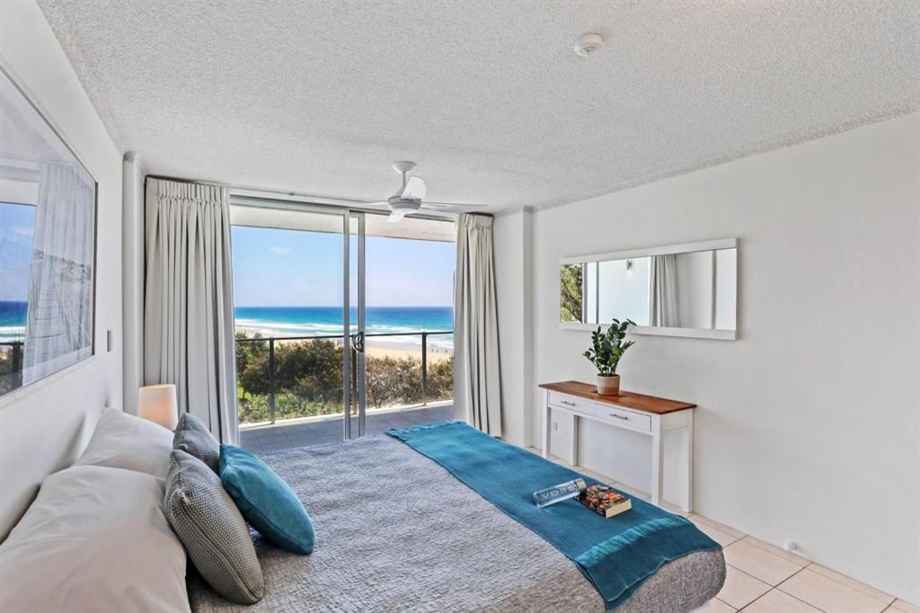 One The Esplanade Apartments On Surfers Paradise Гоулд Коуст Екстериор снимка