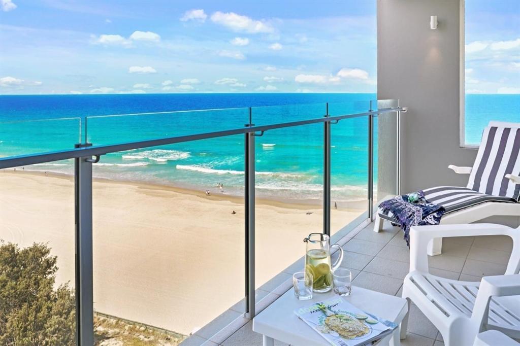 One The Esplanade Apartments On Surfers Paradise Гоулд Коуст Екстериор снимка