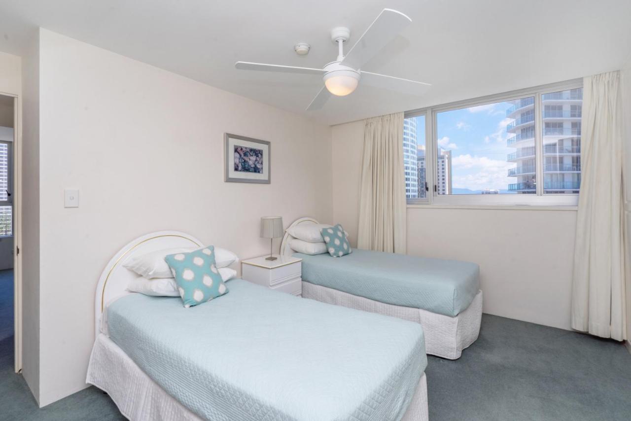 One The Esplanade Apartments On Surfers Paradise Гоулд Коуст Екстериор снимка
