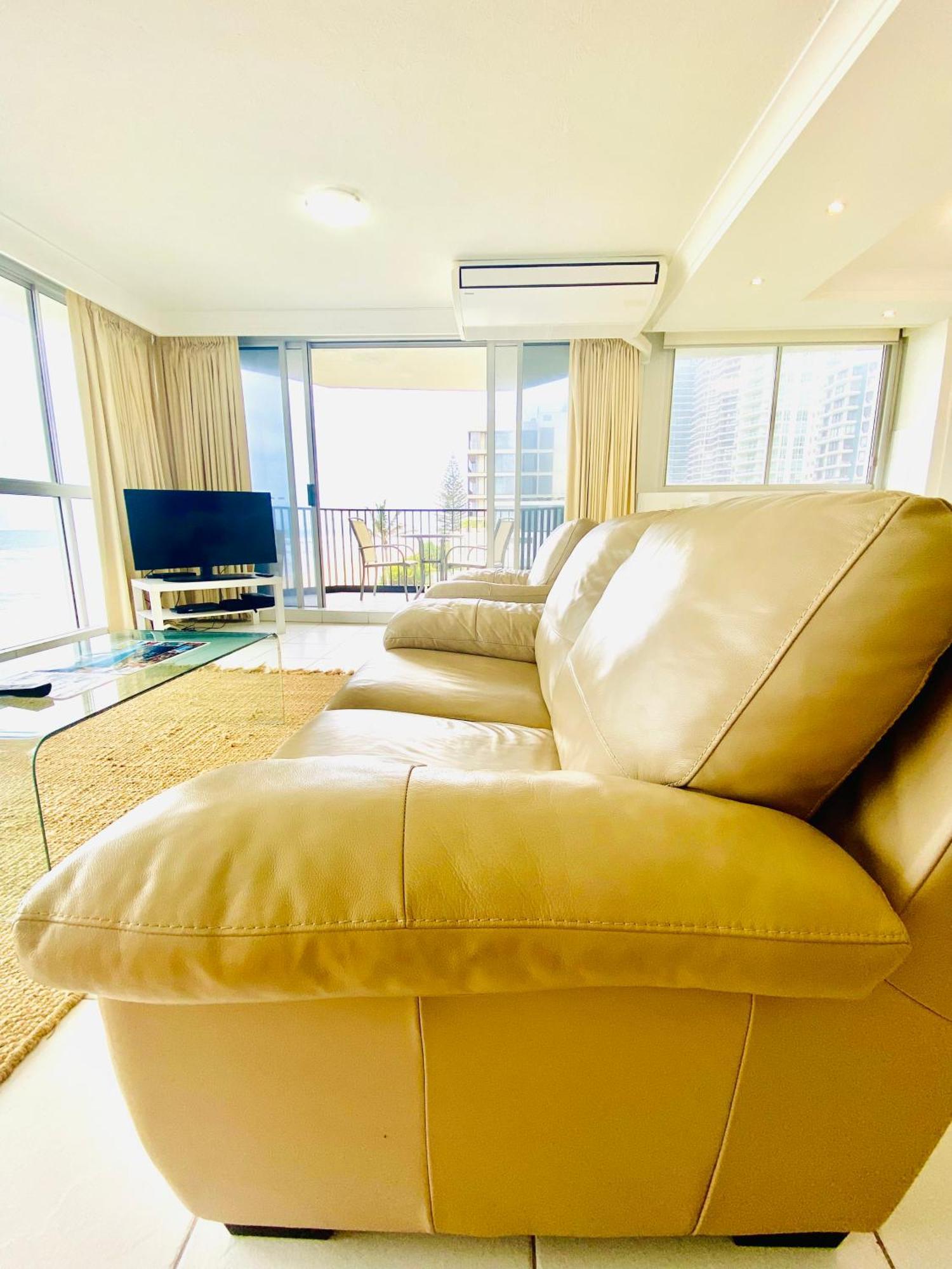 One The Esplanade Apartments On Surfers Paradise Гоулд Коуст Екстериор снимка