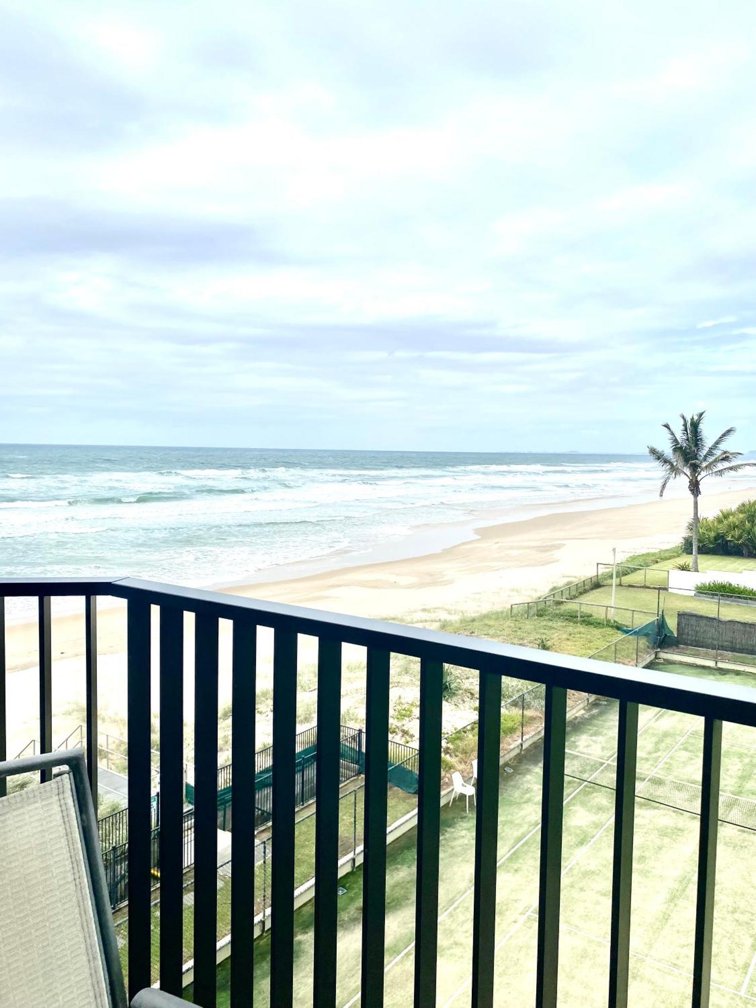 One The Esplanade Apartments On Surfers Paradise Гоулд Коуст Екстериор снимка