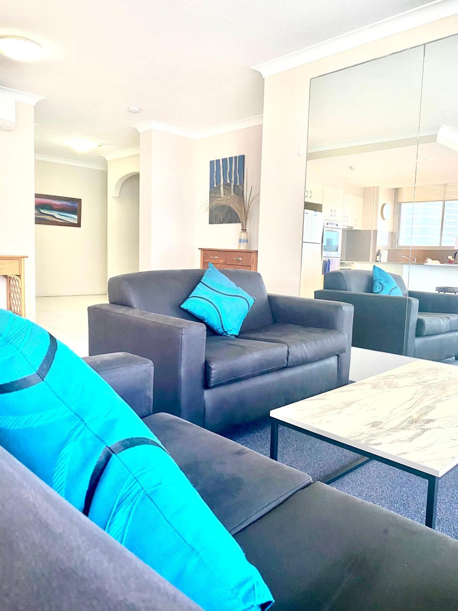 One The Esplanade Apartments On Surfers Paradise Гоулд Коуст Екстериор снимка