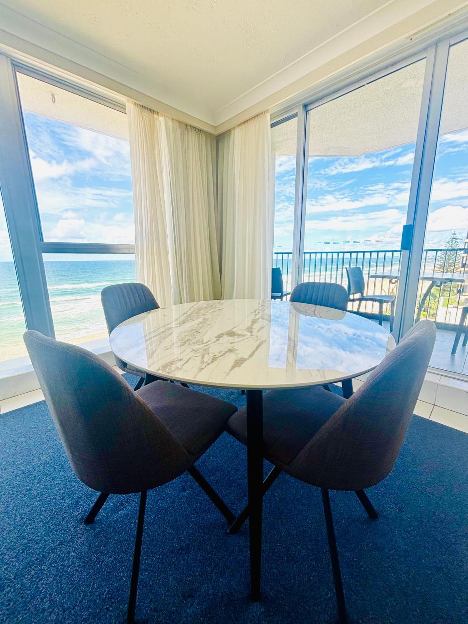 One The Esplanade Apartments On Surfers Paradise Гоулд Коуст Екстериор снимка